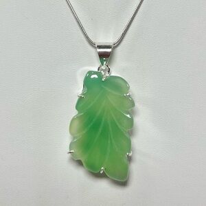 Carved Green Onyx Leaf 🍃 925 Gemstone Pendant